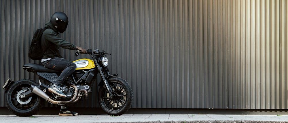 ducati moto deportiva iconica