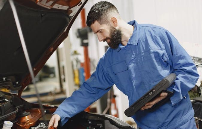 como realizar mantenimiento preventivo autos lujo